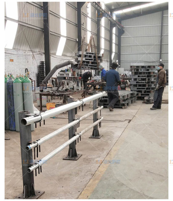 長江市場不銹鋼橋梁護欄與宜昌代工廠家在家具銷售中的機遇與挑戰